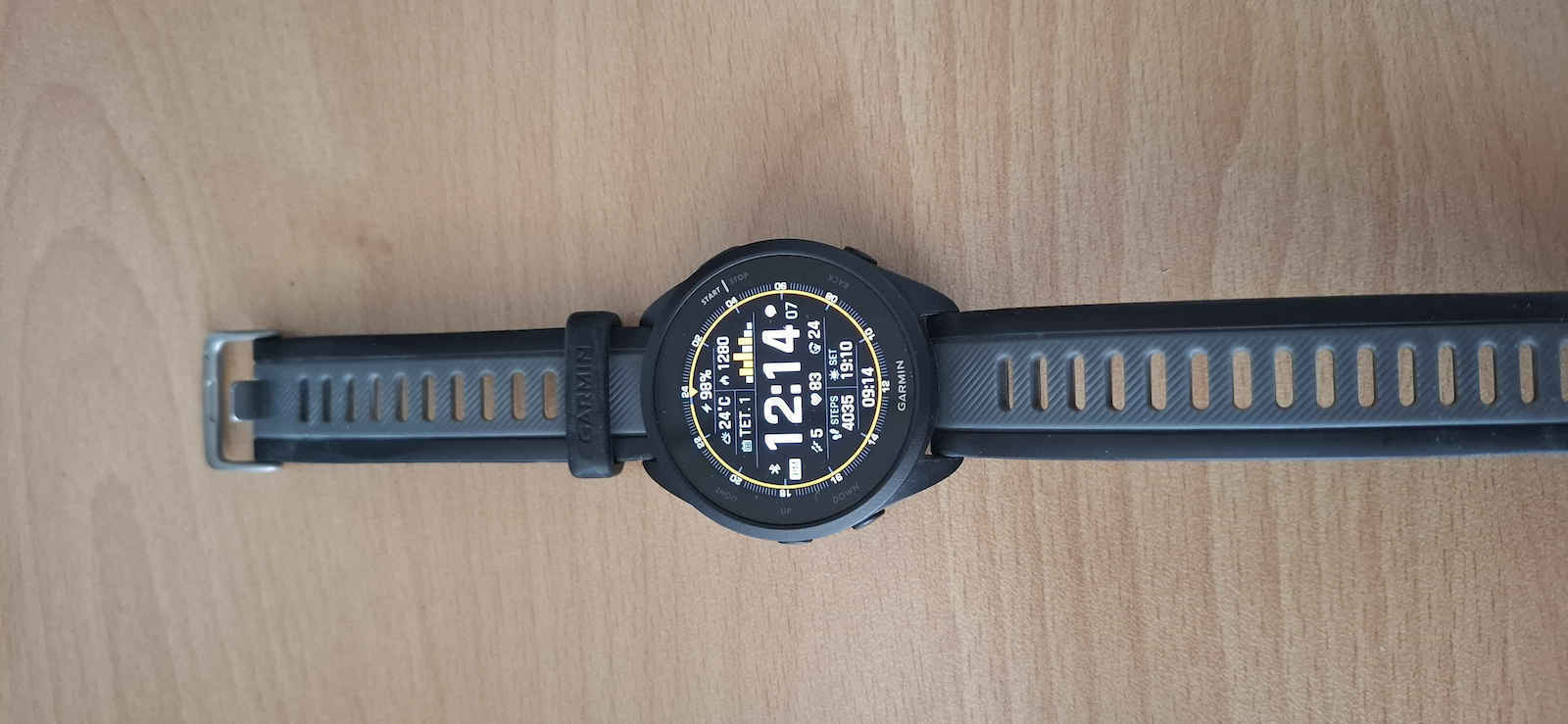 Garmin Forerunner 165 43mm Αδιάβροχο Smartwatch με Παλμογράφο (Mist Gray/Whitestone)