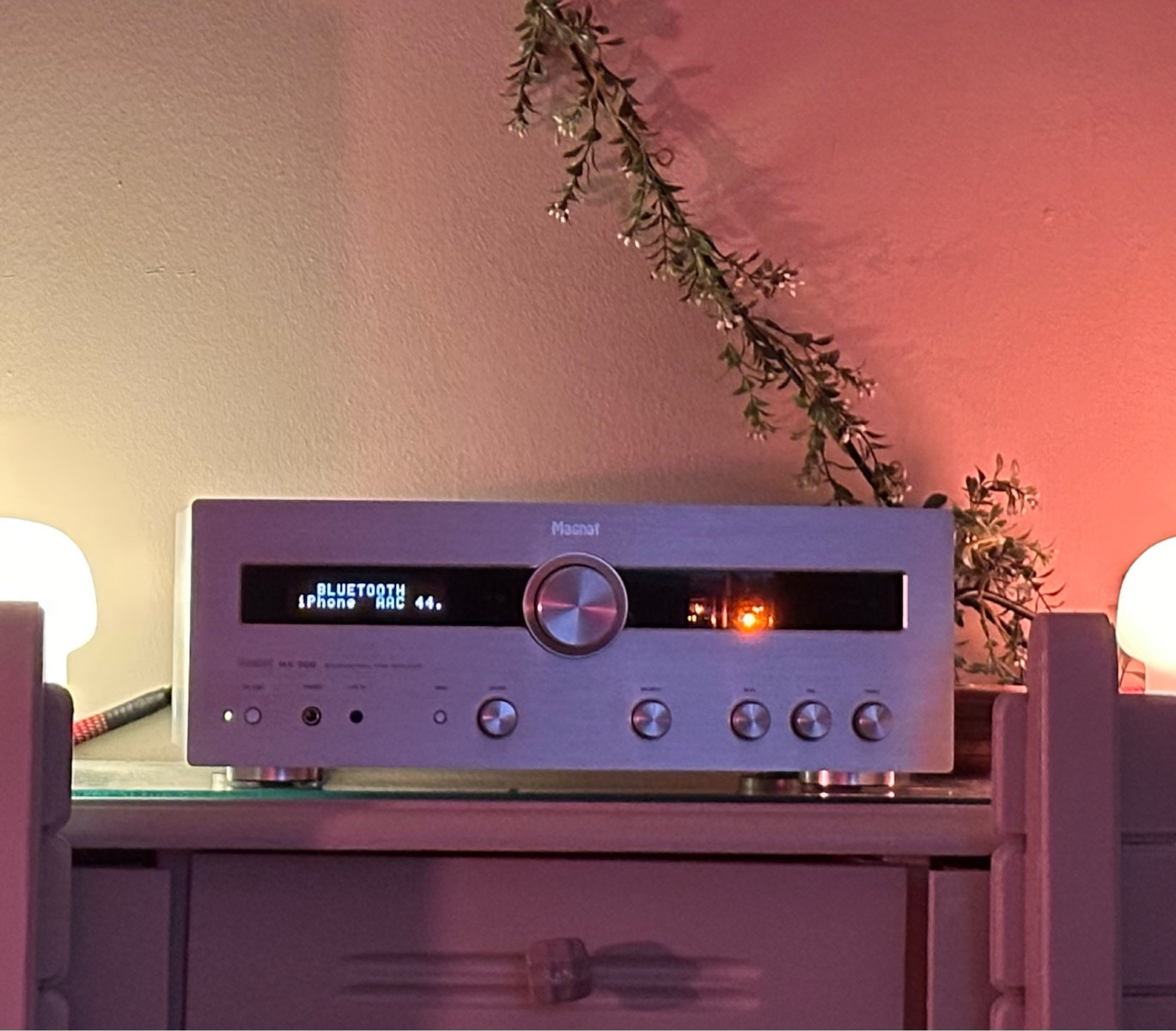 Magnat MA 900 Υβριδικός Ολοκληρωμένος Ενισχυτής Hi-Fi Stereo 200W/4Ω 149515 Μαύρος