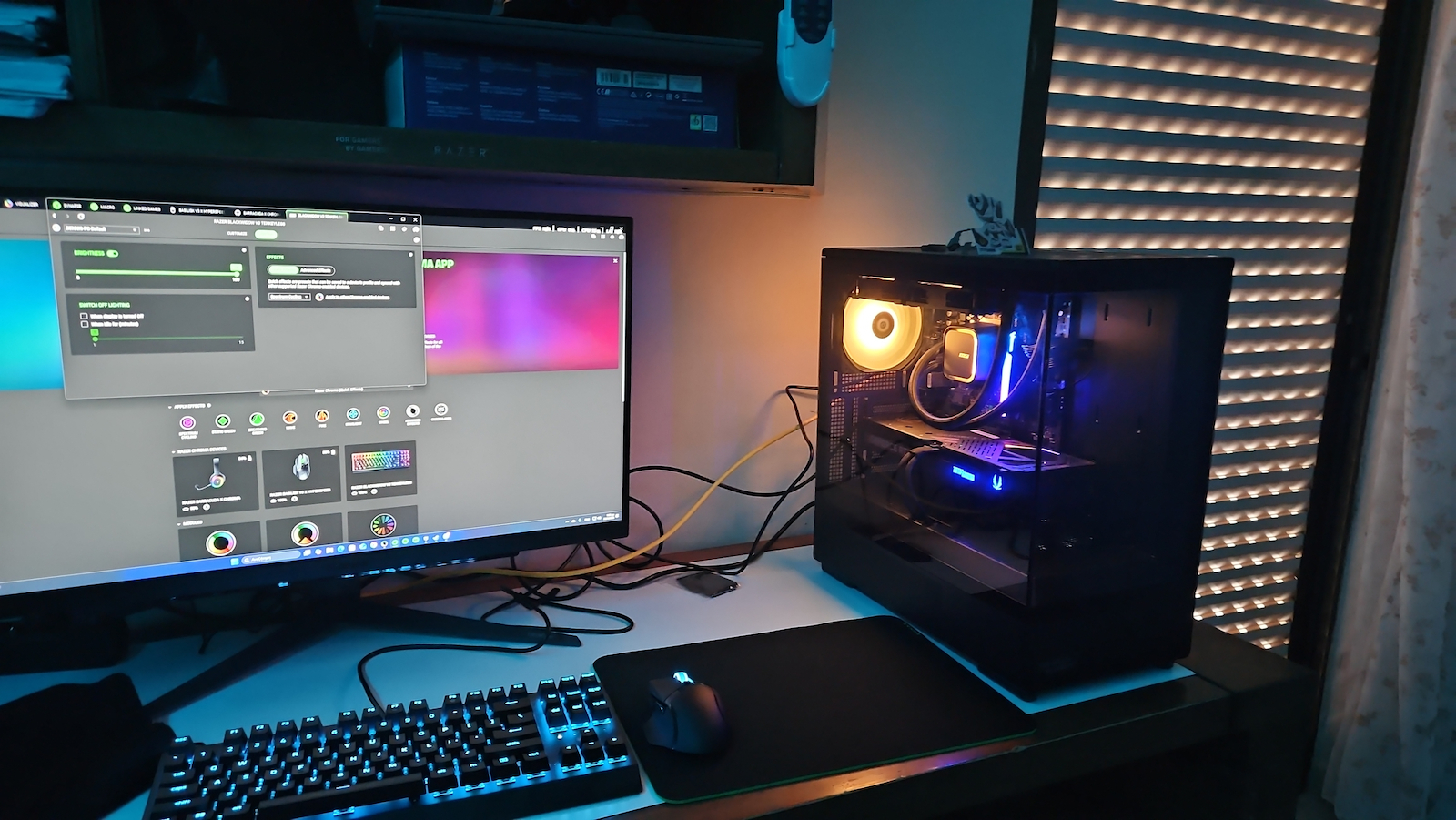 U-Case Haze Gaming Desktop PC (Ryzen 7-7700/32GB DDR5/1TB SSD/GeForce RTX 5070/W11 Home)