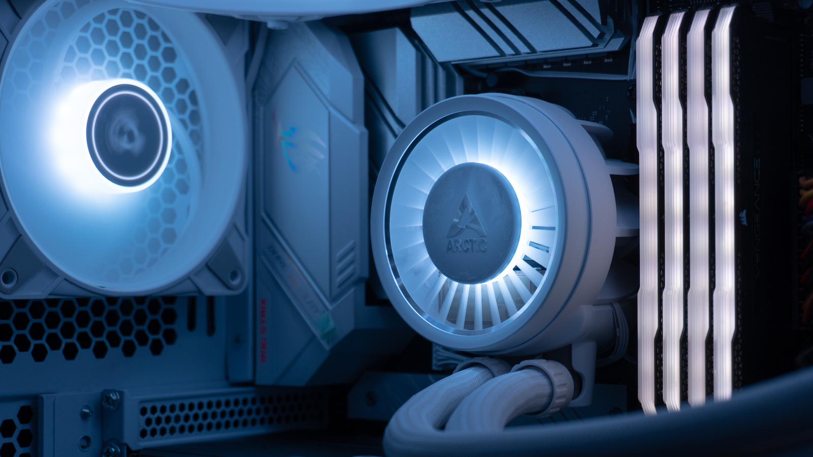 Arctic Liquid Freezer III Pro 360 A-RGB Υδρόψυξη AIO CPU με 3 Ανεμιστήρες 120mm