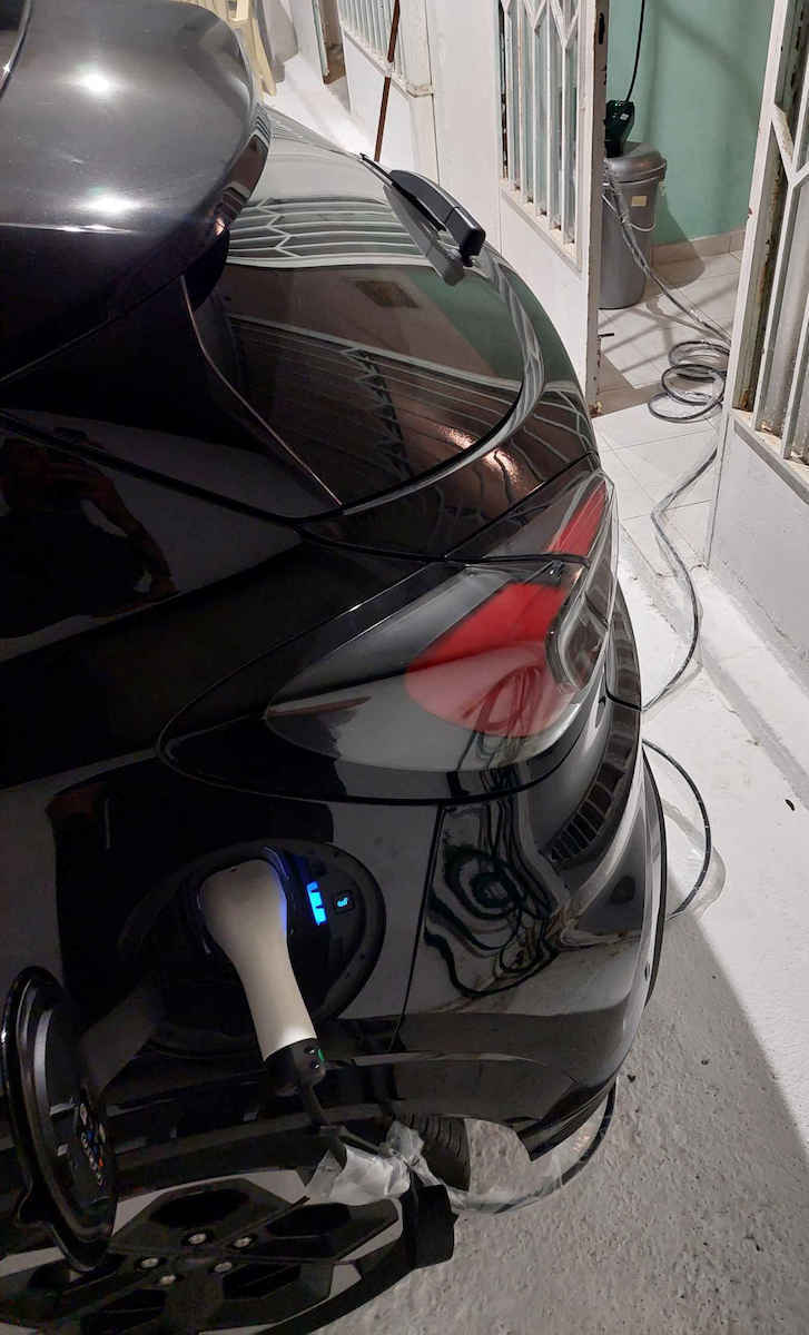 Vevor Portable Single Phase 3.6kW Charging Station with Built-in Cable Type 2 (OGBXCDQDXZSDDCSO4V2)