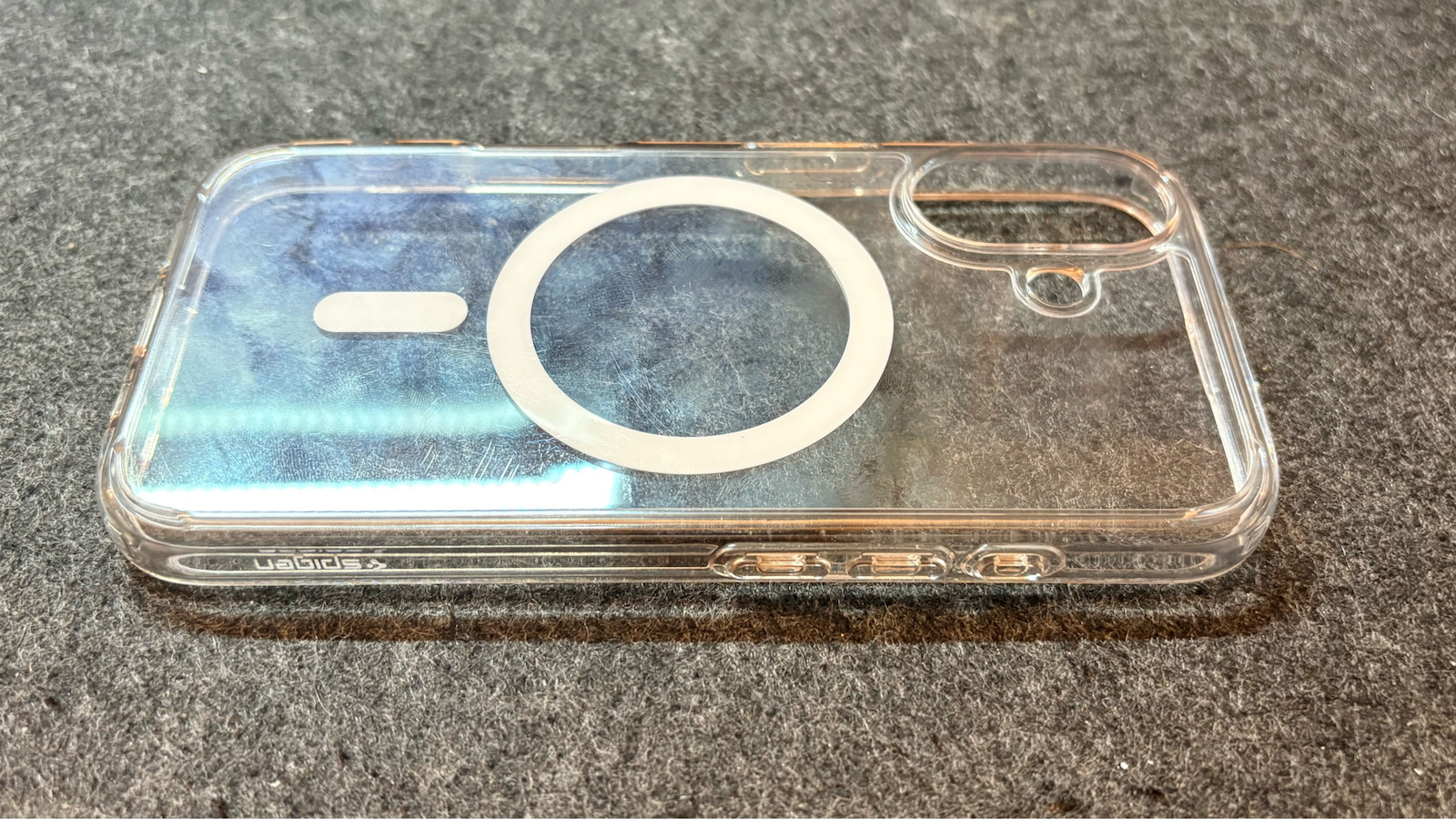 Spigen Ultra Hybrid MagFit Задна корица Пластмаса Digital Camo (iPhone 16)