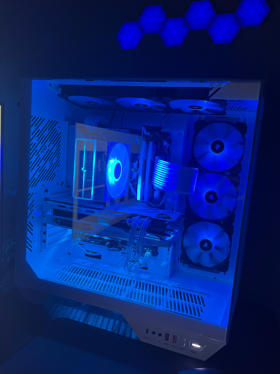 Darkflash DY470 Gaming Midi Tower Κουτί Υπολογιστή με Πλαϊνό Παράθυρο Λευκό