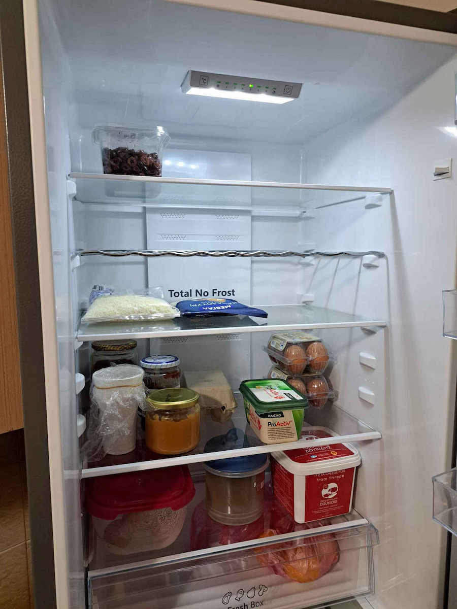Hisense Fridge-Freezer 336lt Total NoFrost H210xW64.5xD62.8cm Inox RB440N4ACA
