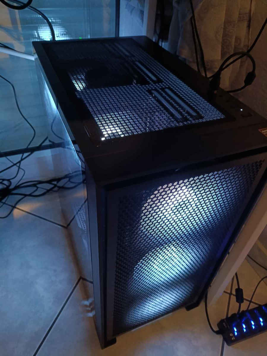 Darkflash DRX70 Mesh Геймърско бюро Midi Tower Компютърна кутия със страничен прозорец и RGB осветление Черен