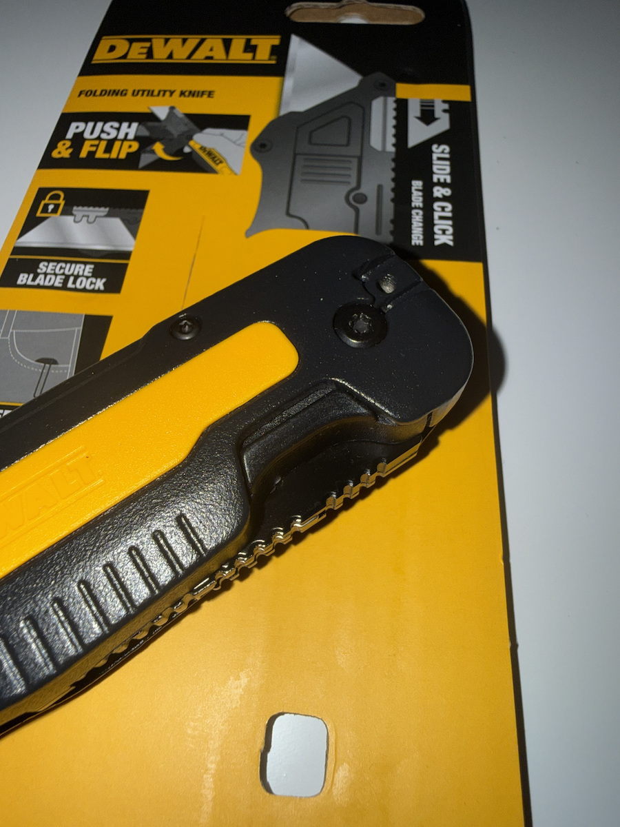 DEWALT Folding Knife