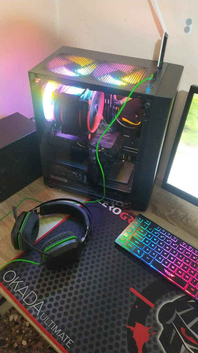Aerocool Hexform Gaming Mini Tower Κουτί Υπολογιστή με Πλαϊνό Παράθυρο Μαύρο