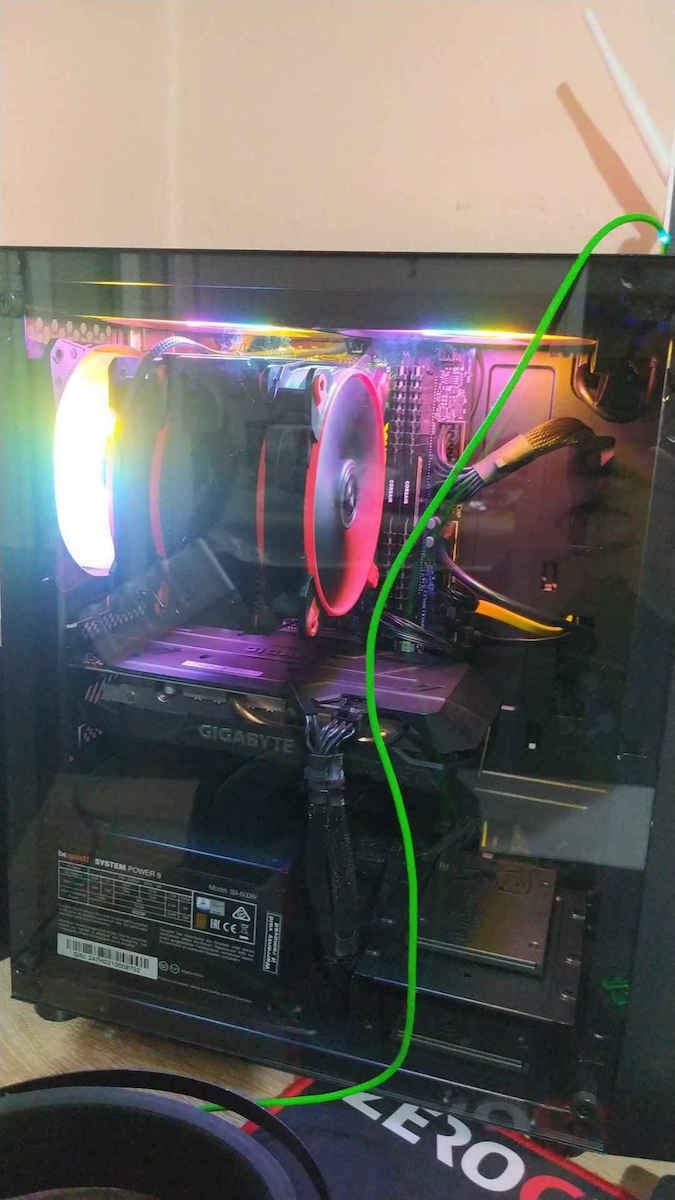Aerocool Hexform Gaming Mini Tower Κουτί Υπολογιστή με Πλαϊνό Παράθυρο Μαύρο