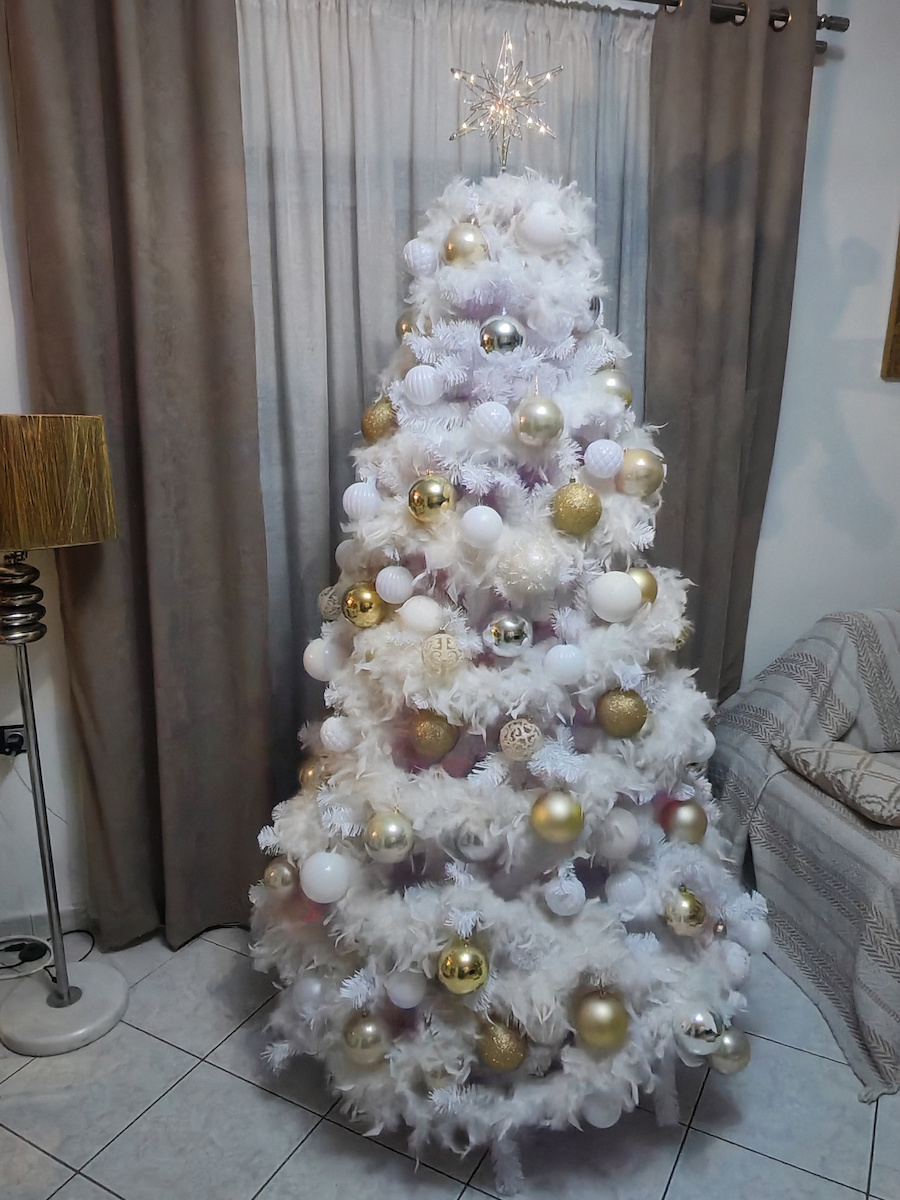 Christmas Tree Super Colorado 210cm with 917 Branches White
