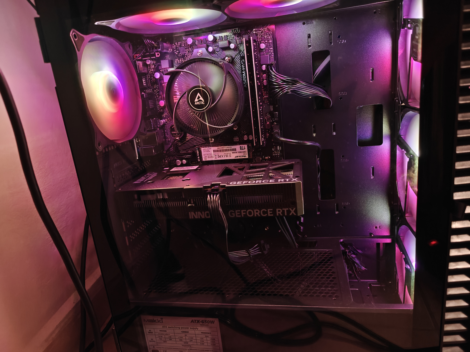 Vengeance Eclipse-V44 Gaming Desktop PC (Ryzen 5-5500/32GB DDR4/512GB SSD/GeForce RTX 5050/No OS) με Οθόνη + ASRock CL25FFA IPS Gaming Monitor 24.5″