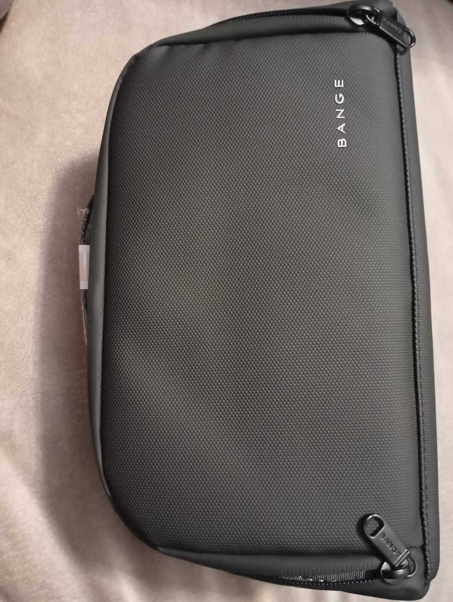 Toiletry Bag in Black color 27cm