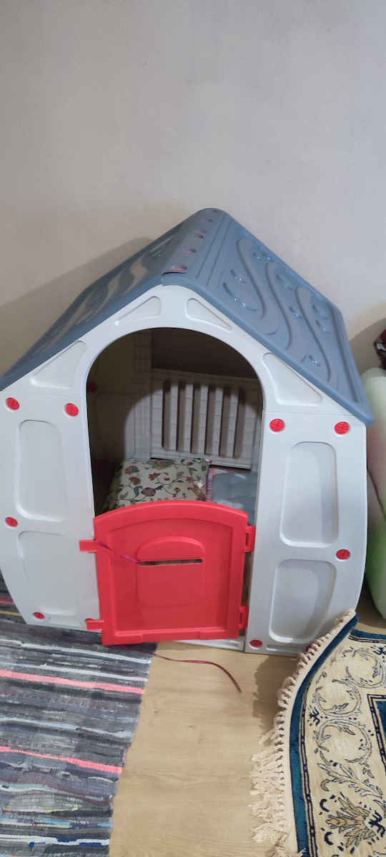Leukste speelhuisjes met glijbaan of schommel van hout of plastic voor baby's, peuters en kinderen