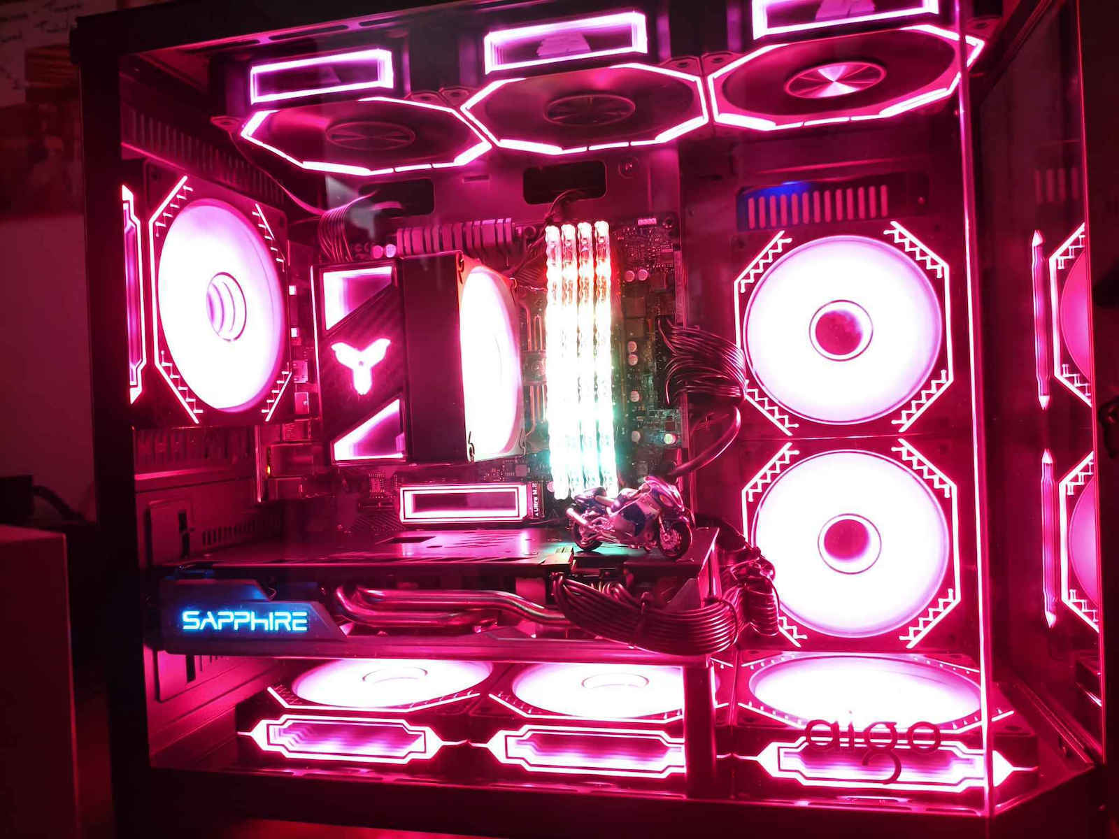Aigo FT418 Геймърско бюро Midi Tower Компютърна кутия със страничен прозорец и RGB осветление Черен