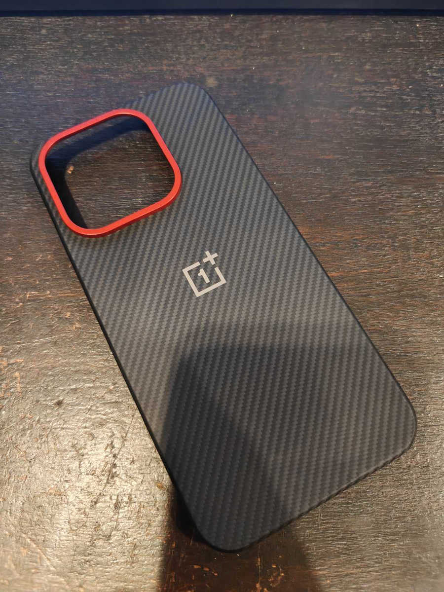 OnePlus Заден Калъф Арамидни Влакна 1.3mm Черен (OnePlus 15)