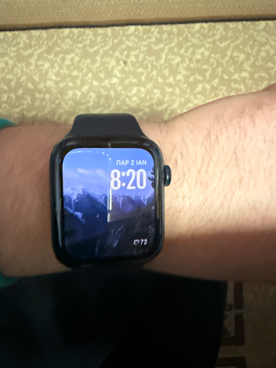 Apple Watch SE 2024 Aluminum 40mm Waterproof with Heart Rate Monitor (Midnight with Midnight Sport Band - M/L)