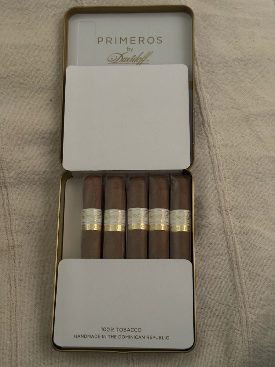 Davidoff Primeros Panatela Țigări de foi Republica Dominicană 6buc 105mm