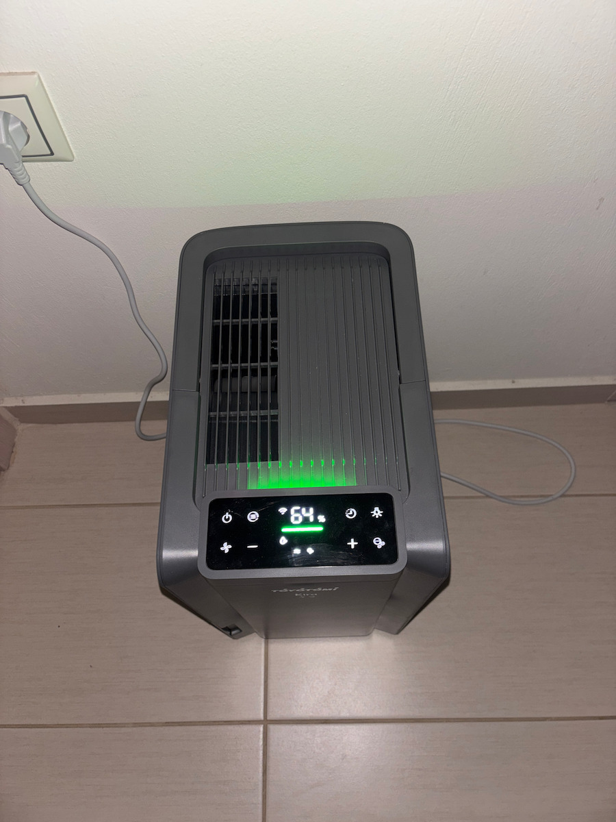 Toyotomi Kira Dehumidifier with Compressor Ionizer and Wi-Fi 18lt Gray