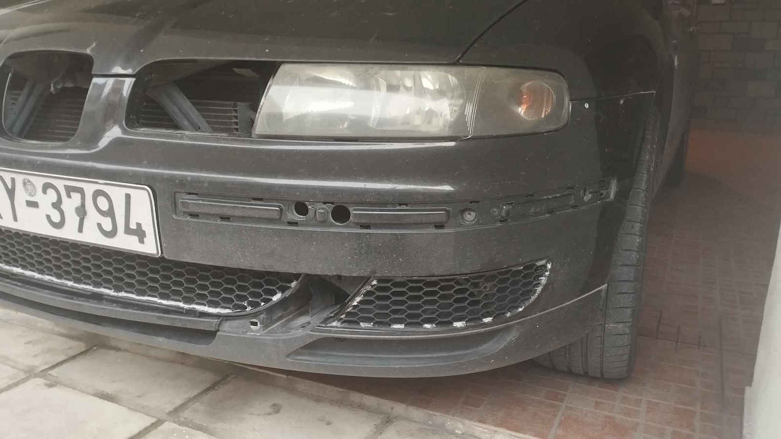 Car Decorative Grill 120pcs x 40pcs Black Color