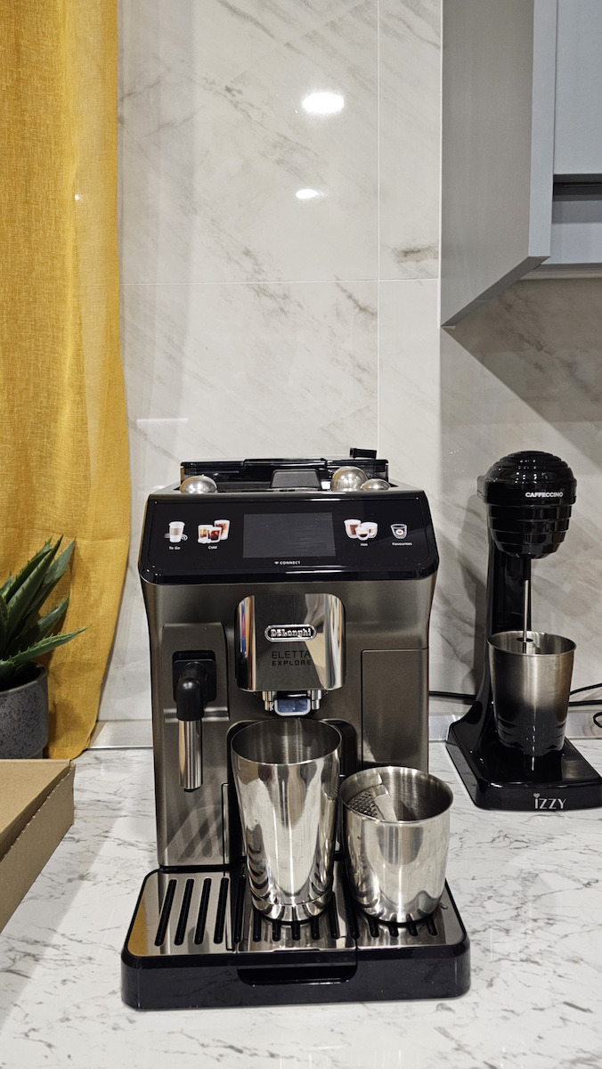 De'Longhi Eletta Explore Automatic Espresso Machine 1450W 19bar Pressure for Cappuccino with Grinder Titanium