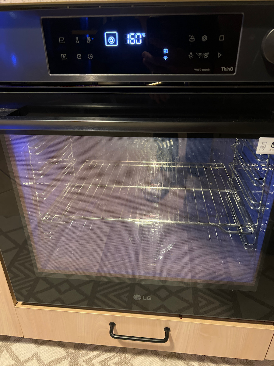 LG Φούρνος άνω Πάγκου 76lt Π59.2εκ. Μαύρος