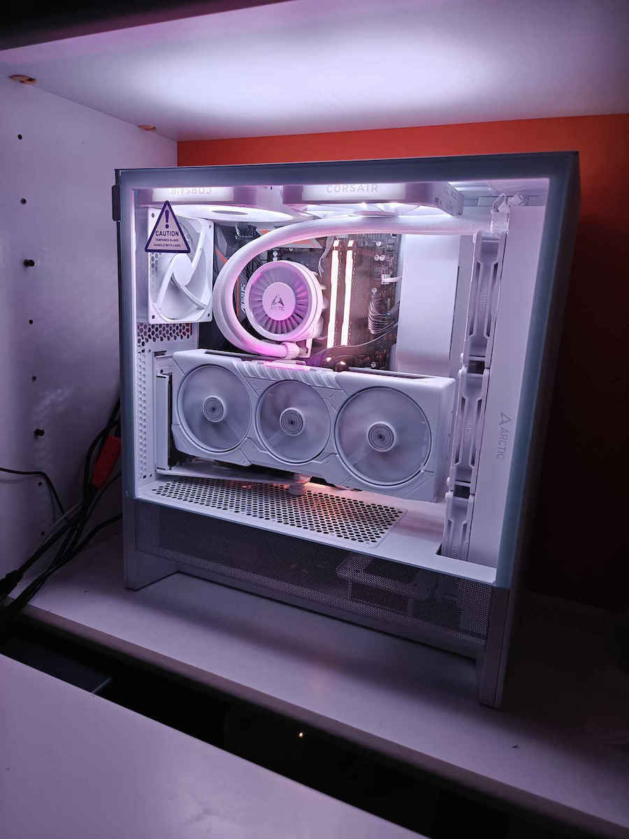 NZXT H5 Flow Gaming Midi Tower Κουτί Υπολογιστή με Πλαϊνό Παράθυρο Λευκό