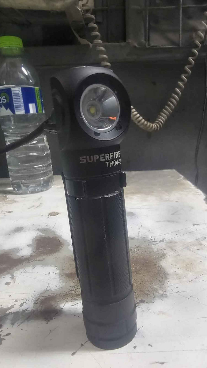 Superfire Wiederaufladbarer Handscheinwerfer LED