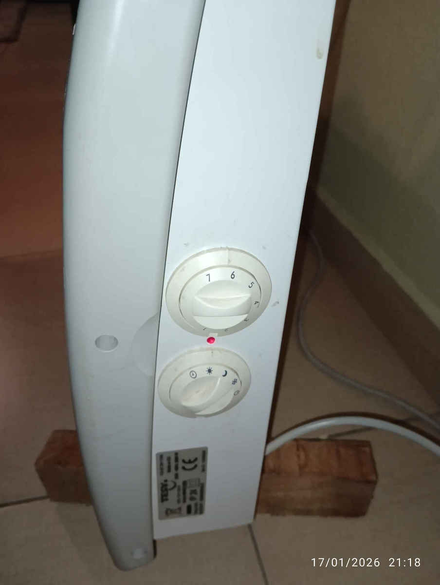 Tesy CN 051 250 EI CLOUD W Convector Heater Wall 2500W with Electronic Thermostat and WiFi 103x45.9cm Gray
