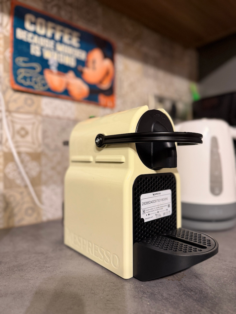 De'Longhi Inissia Καφετιέρα για Κάψουλες Nespresso Πίεσης 19bar Vanilla Cream