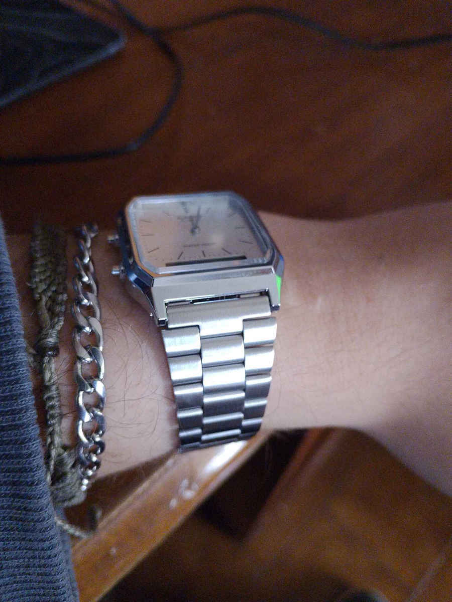 Casio Ανδρικό Ρολόι 29mm Χρονογράφος Μπαταρίας με Ασημί Μεταλλικό Μπρασελέ