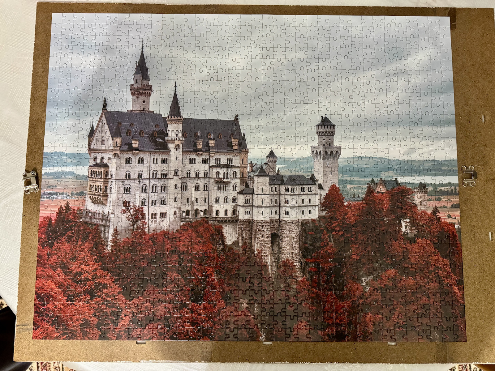 Mindbogglers Nueschwanstein Castle Germany Puzzle 2D 1000pcs MJ-10
