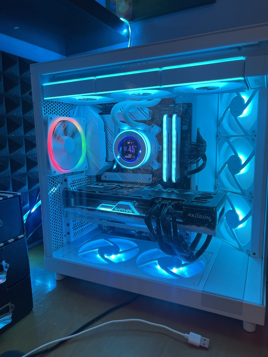 Lian Li HydroShift II LCD-C 360 Охлаждане AIO CPU с 3 Вентилатора 120mm и RGB Осветление Бял