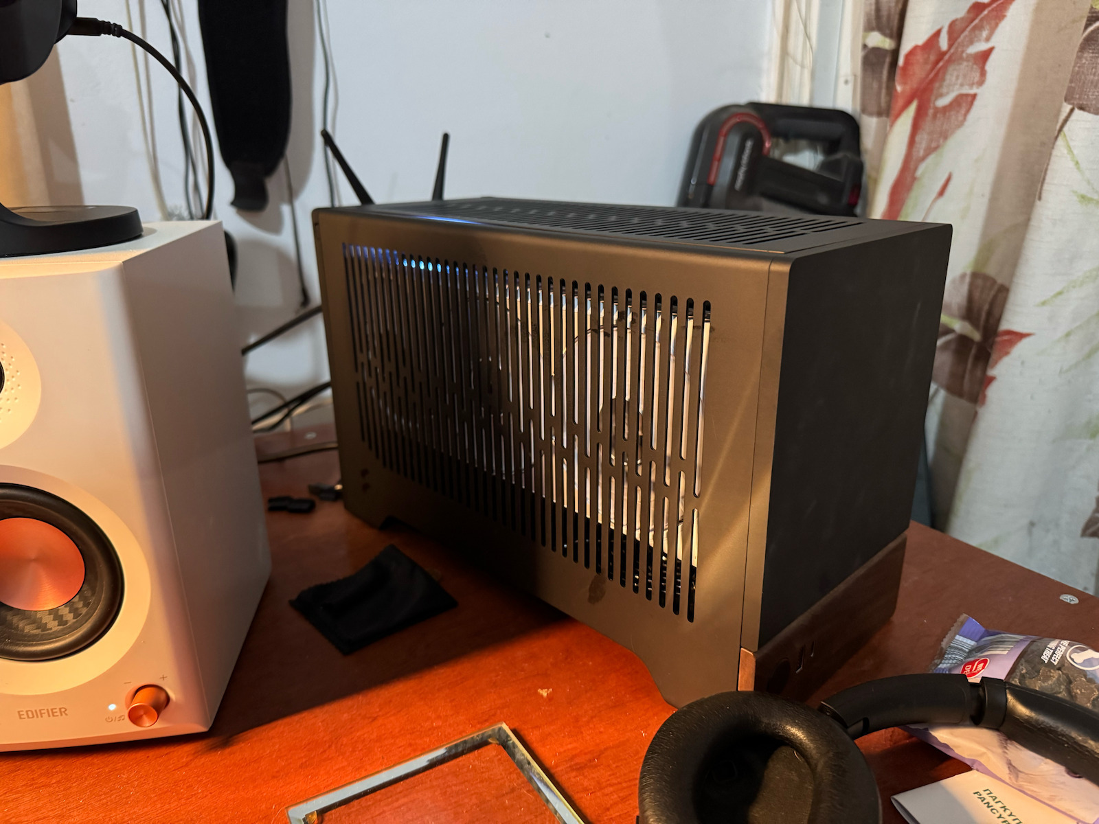 Gigabyte GeForce RTX 5080 16GB GDDR7 Aero OC SFF Κάρτα Γραφικών