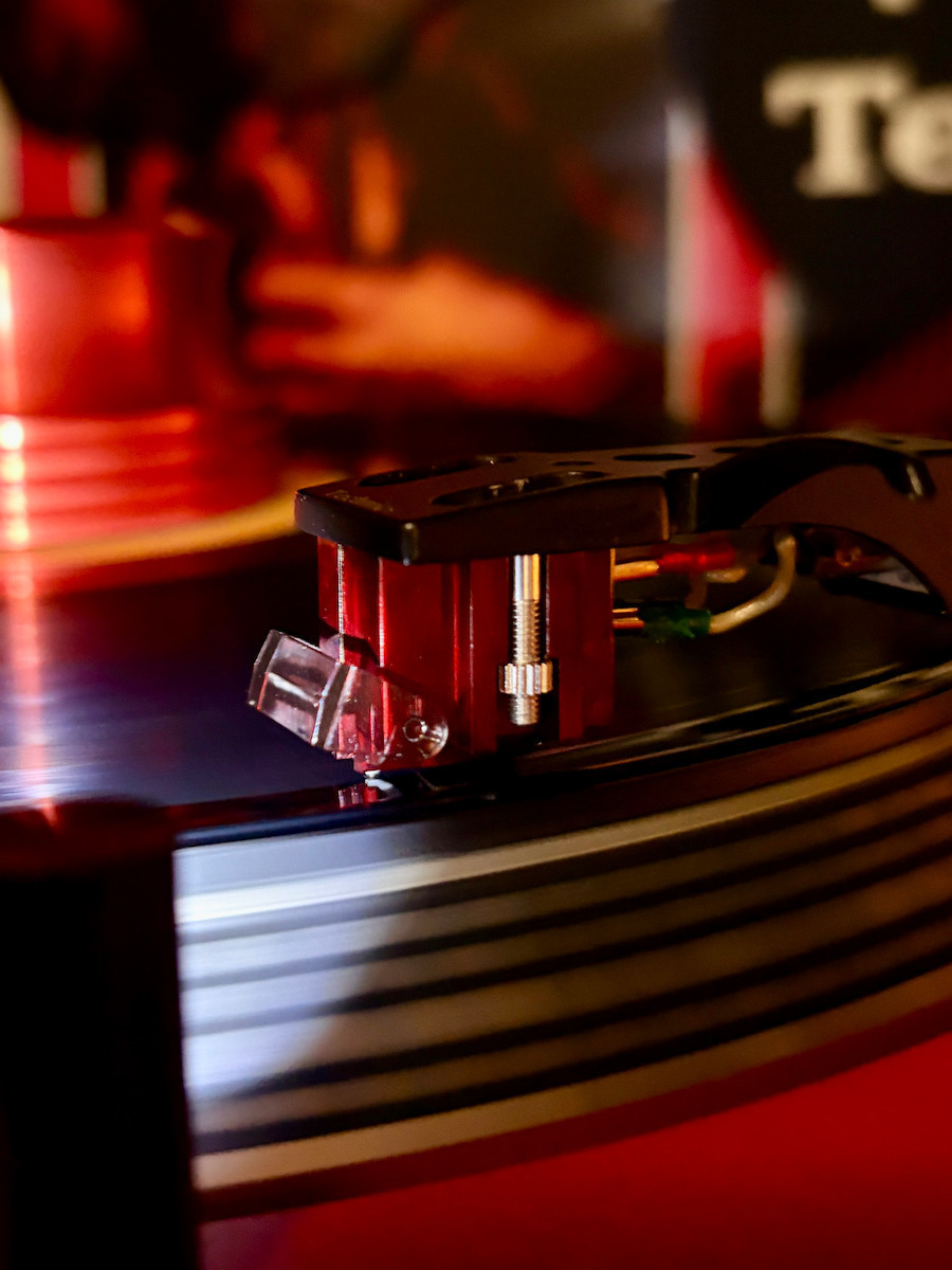 Denon Moving Coil Turntable Cartridge DL-110 Red