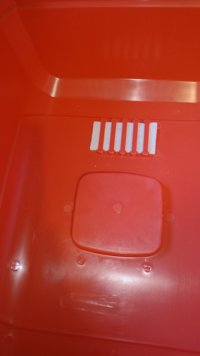 514027 Carrier Cage Cat Toilet Closed Red L52 x W37 x H48cm