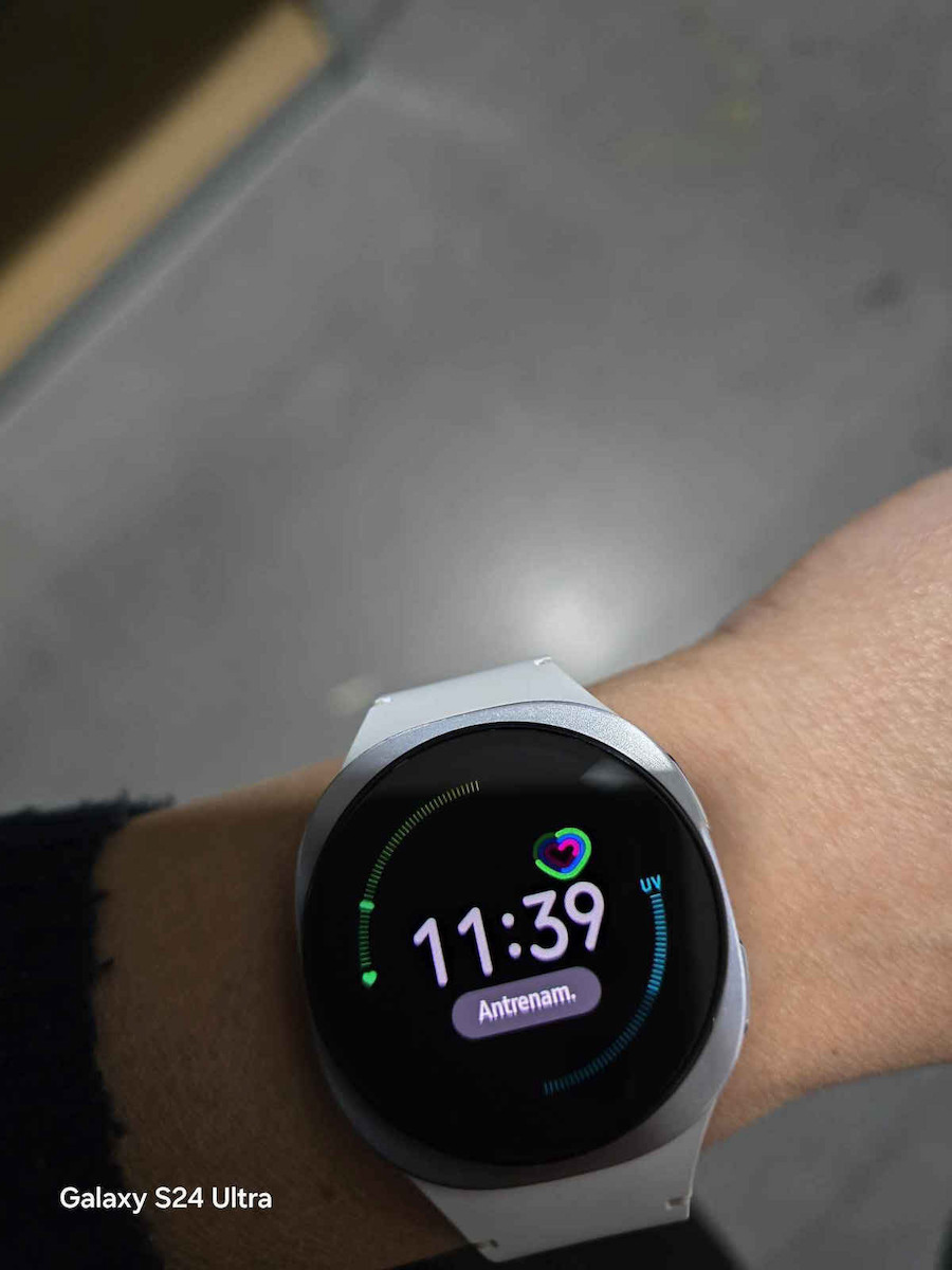 Samsung Galaxy Watch8 LTE Aluminium 40mm Αδιάβροχο με eSIM και Παλμογράφο (Ασημί - S/M)