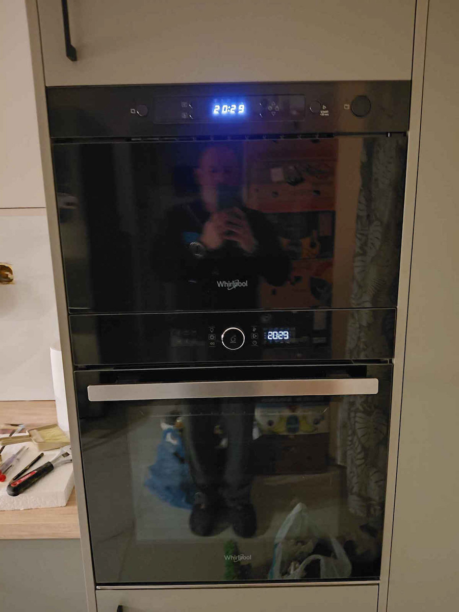 Whirlpool Built-in Microwave Oven 22lt Inox