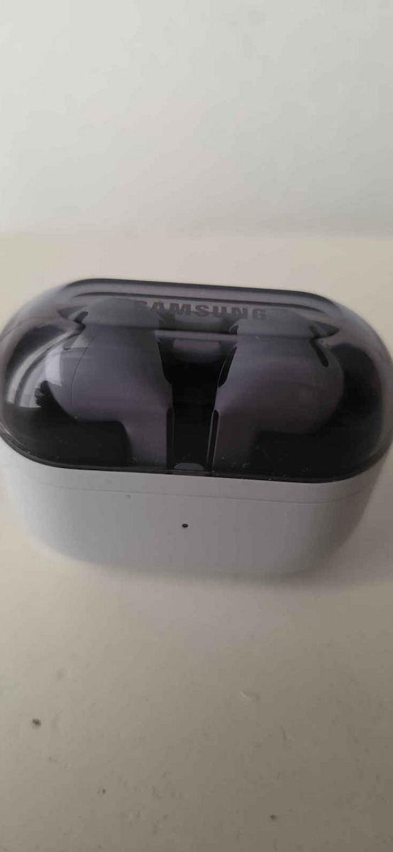 Samsung Galaxy Buds3 FE Bluetooth Handsfree Earphones with Sweat Resistance and Charging Case Gray