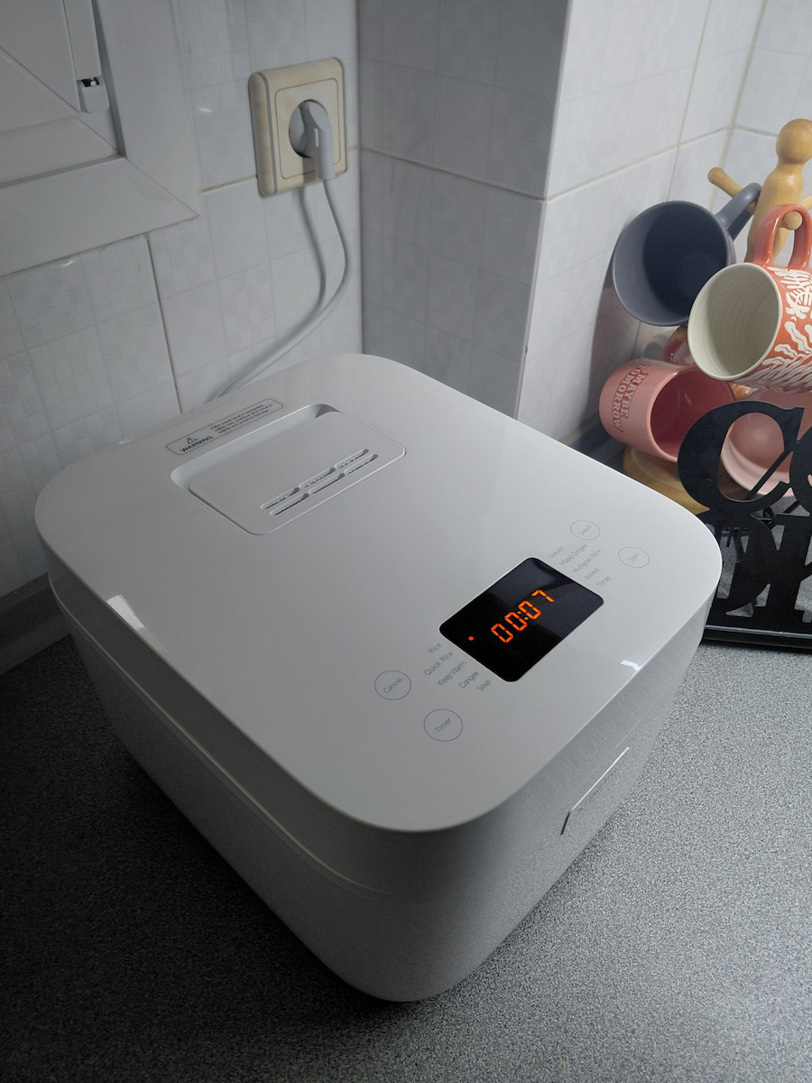 Xiaomi Rice Cooker 860W with Capacity 4lt