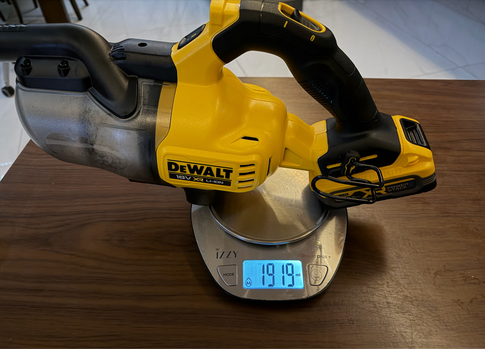 Dewalt Rechargeable Handheld Vacuum 18V without Battery and Charger Yellow