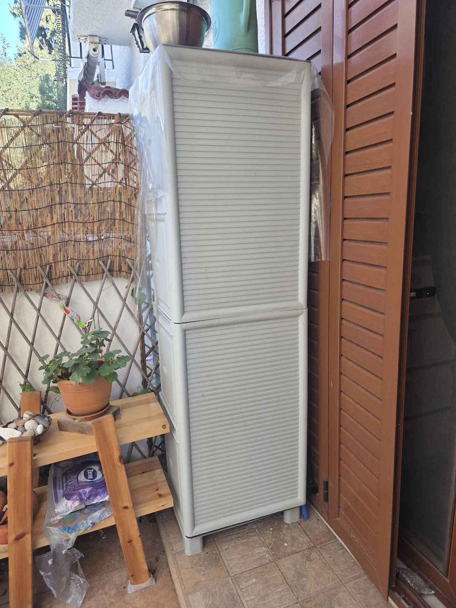 Single Door Wardrobe Plastic with 3 Shelves 50x39x172cm