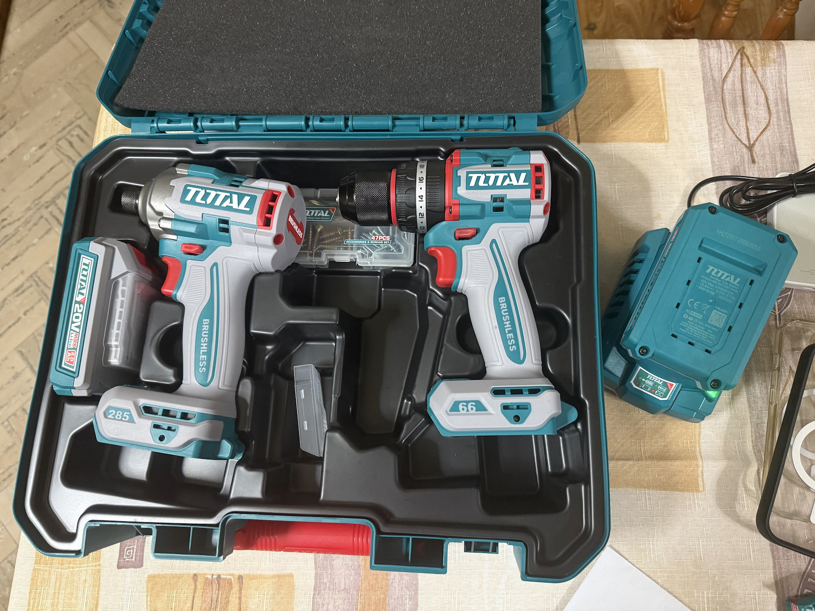 Total Set Impact Drill Driver & Impact Screwdriver Brushless 20V with 2 Batteries 2Ah and Case