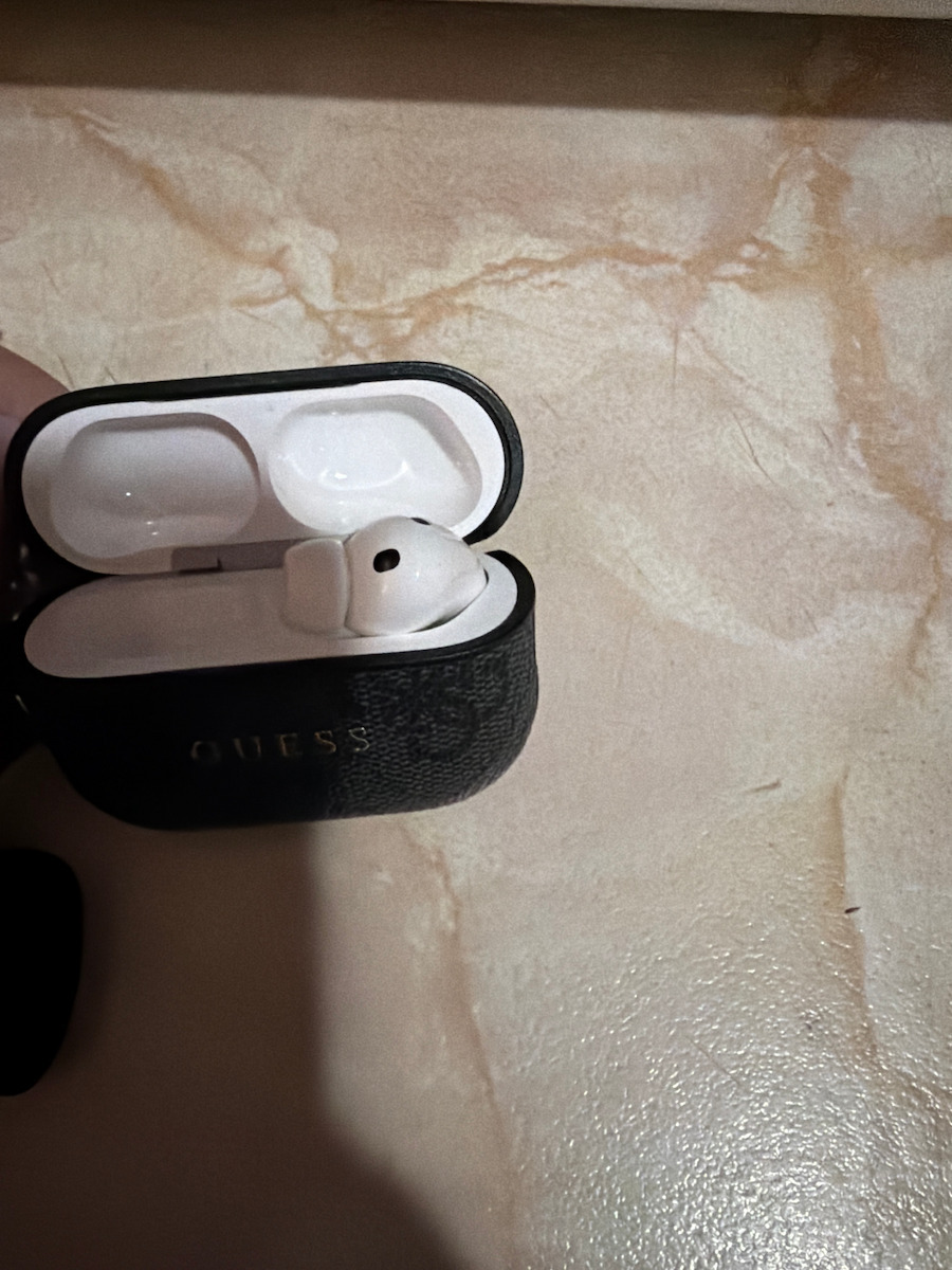 Guess Case Synthetic Leather / Plastic in Black color for Apple AirPods Pro 3