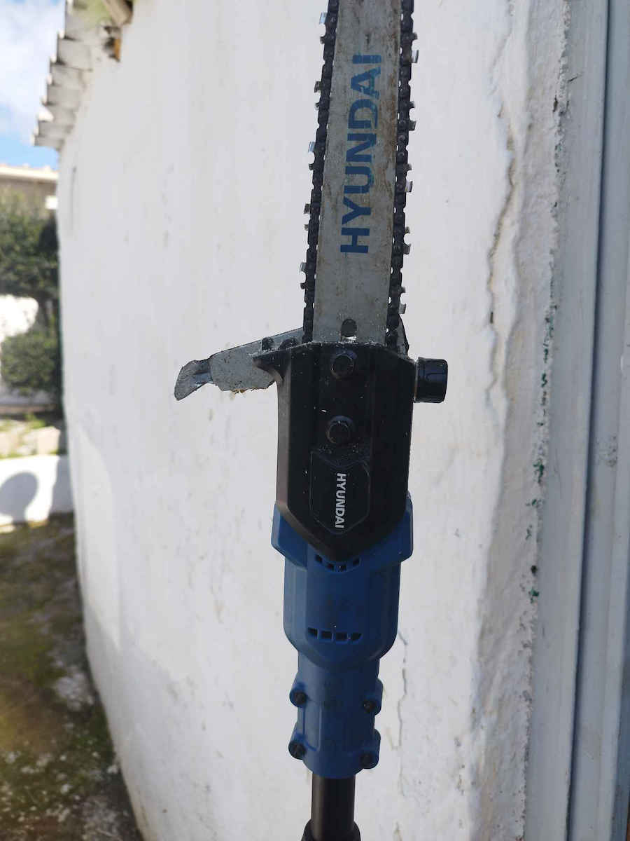 Hyundai HPCS 21950VB Pro Telescopic Battery Pole Saw 1x5Ah Total Length 300cm and Blade 20cm