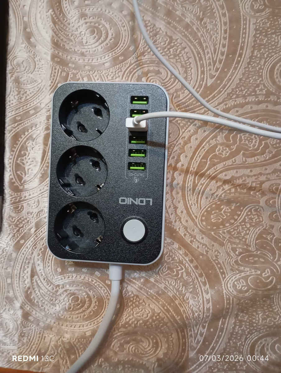 Ldnio Power Strip 3 Positions with 6 USB-A, Switch and Cable 1.6m