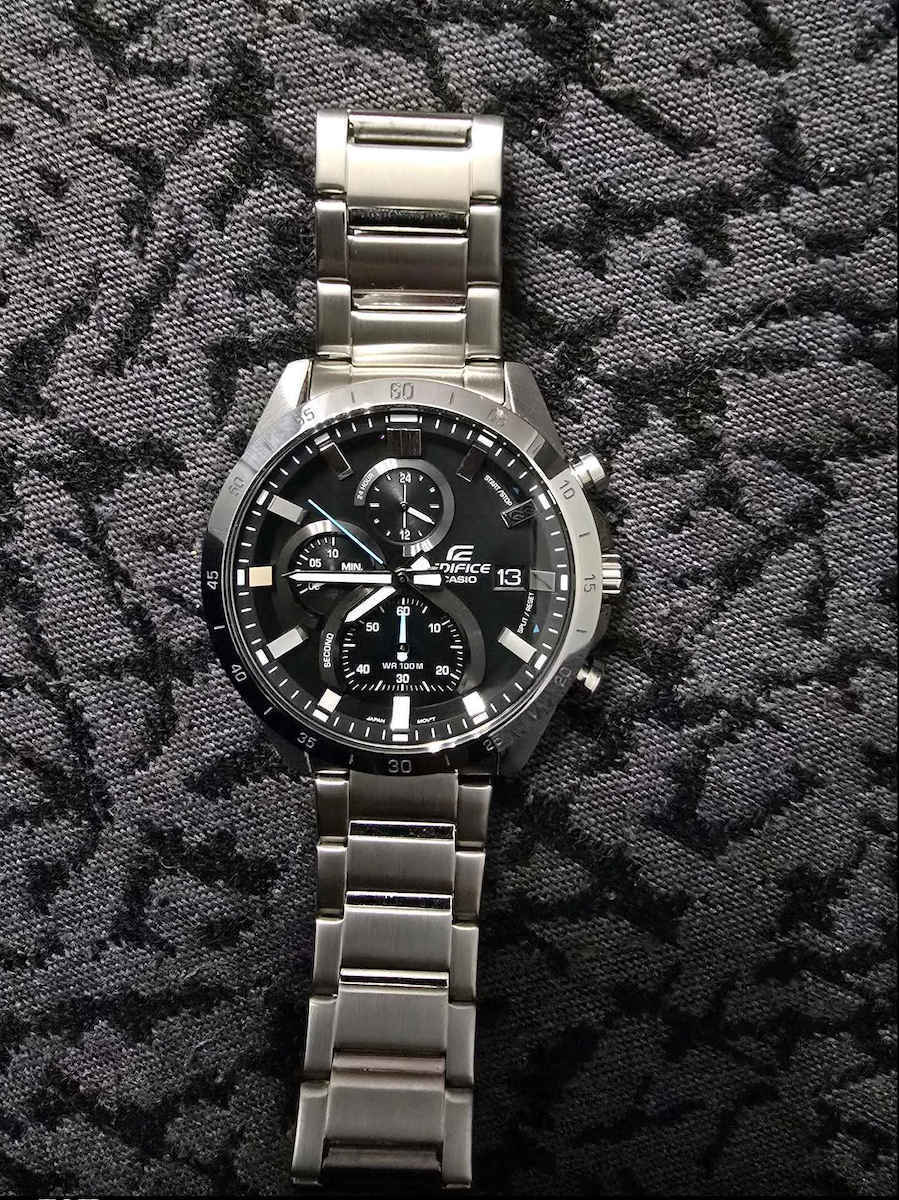 Casio Edifice Herrenuhr 47mm Chronograph Batterie mit Silber Metallarmband
