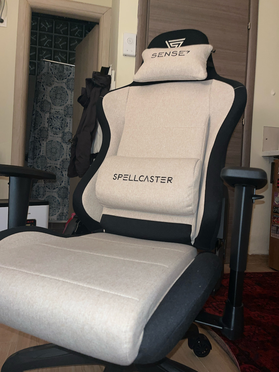 SENSE7 Spellcaster FUKU Gaming Stuhl mit verstellbaren Armlehnen Grey / Black
