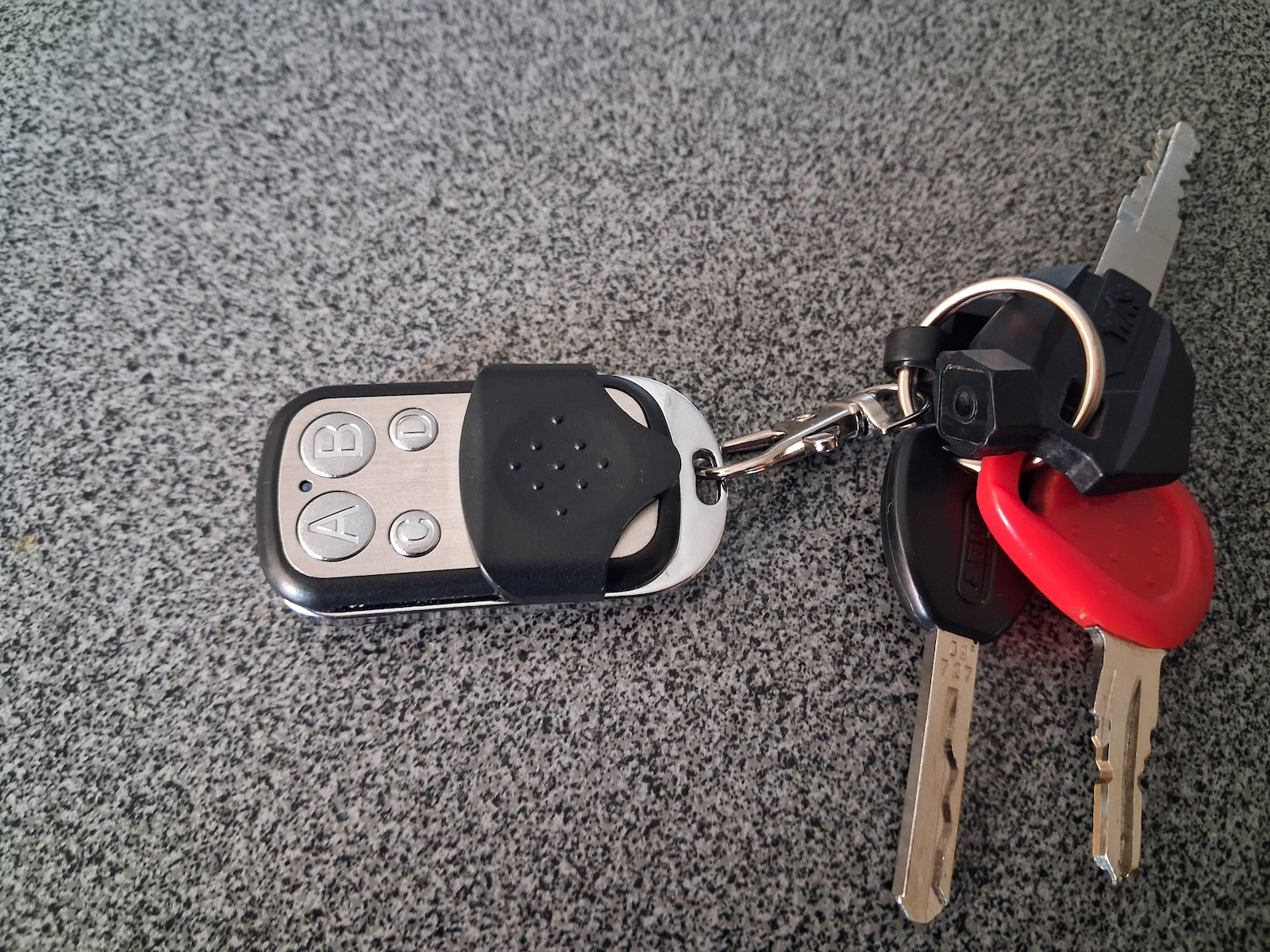 Verk Group YET026B 4-Channel Garage Door Remote Control with Stable Code 433MHz