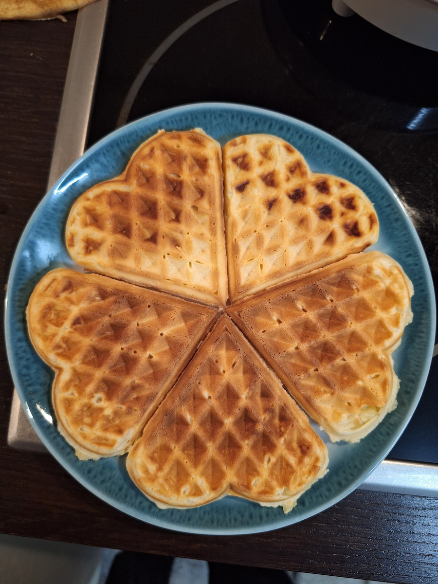Gruppe Waffle Maker for Heart Waffles 1200W