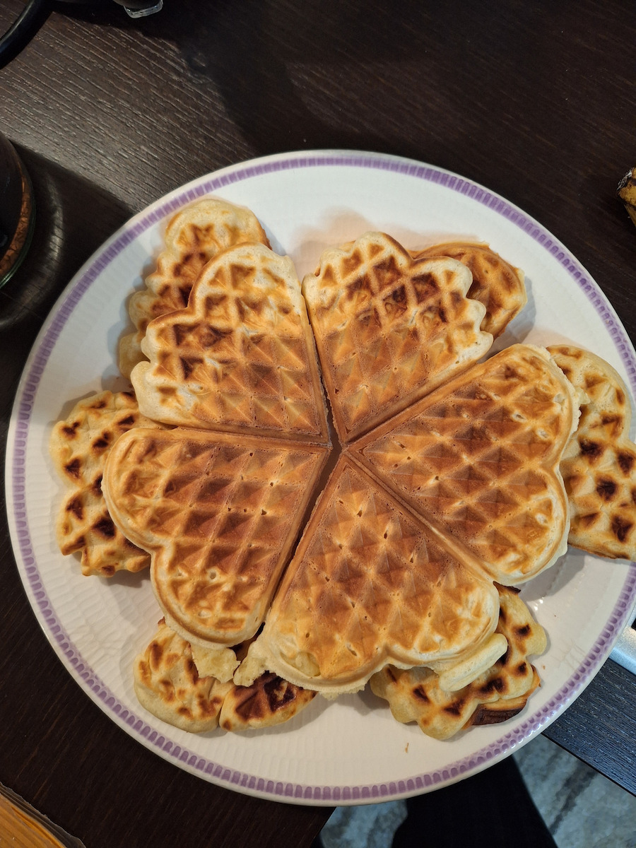Gruppe Waffle Maker for Heart Waffles 1200W