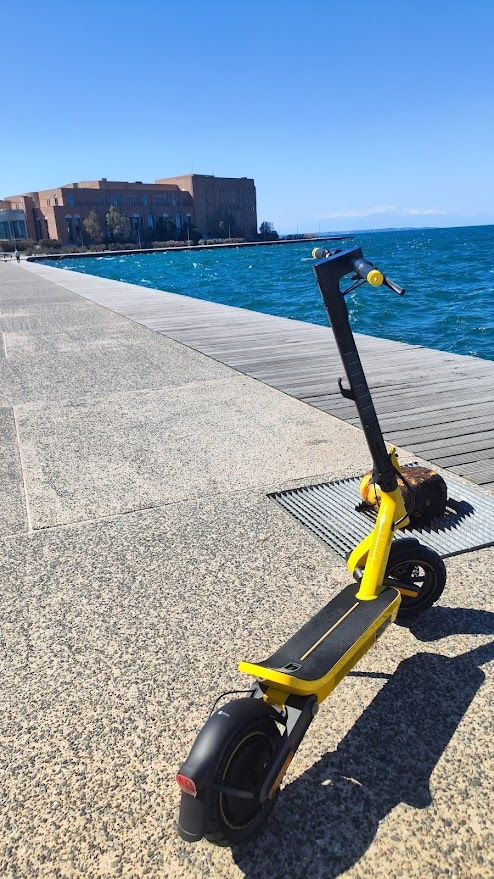 Xiaomi Електрически Тротинетка 6 Lite Електрическа Тротинетка с 25km/h Максимална Скорост и 25km Автономия в Черен Цвят